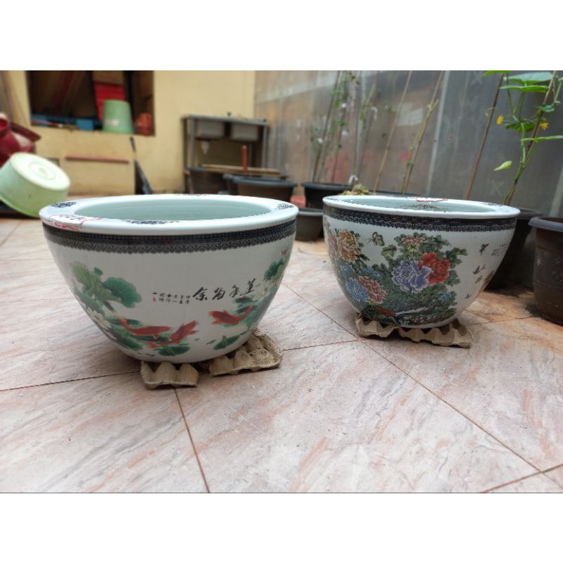 Guci Teratai / Vase Teratai / Guci Antik