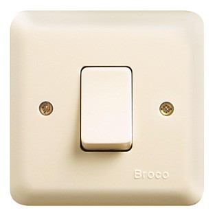 Broco New Gee Saklar Engkel Cream 6621U (Single Switch Tunggal) 6621U