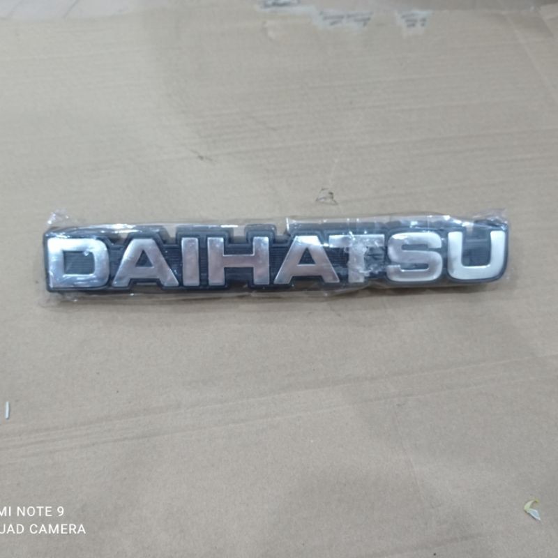 TERLARIS, Emblem logo DAIHATSU di Grill taft GT Rocky Hiline tulisan