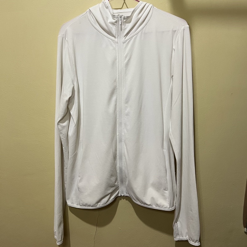 Thrift Jaket hoodie Wanita merk UNIQLO dari AIRism mesh like new