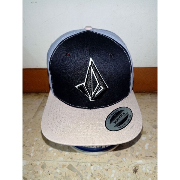 Topi volcom original second bekas
