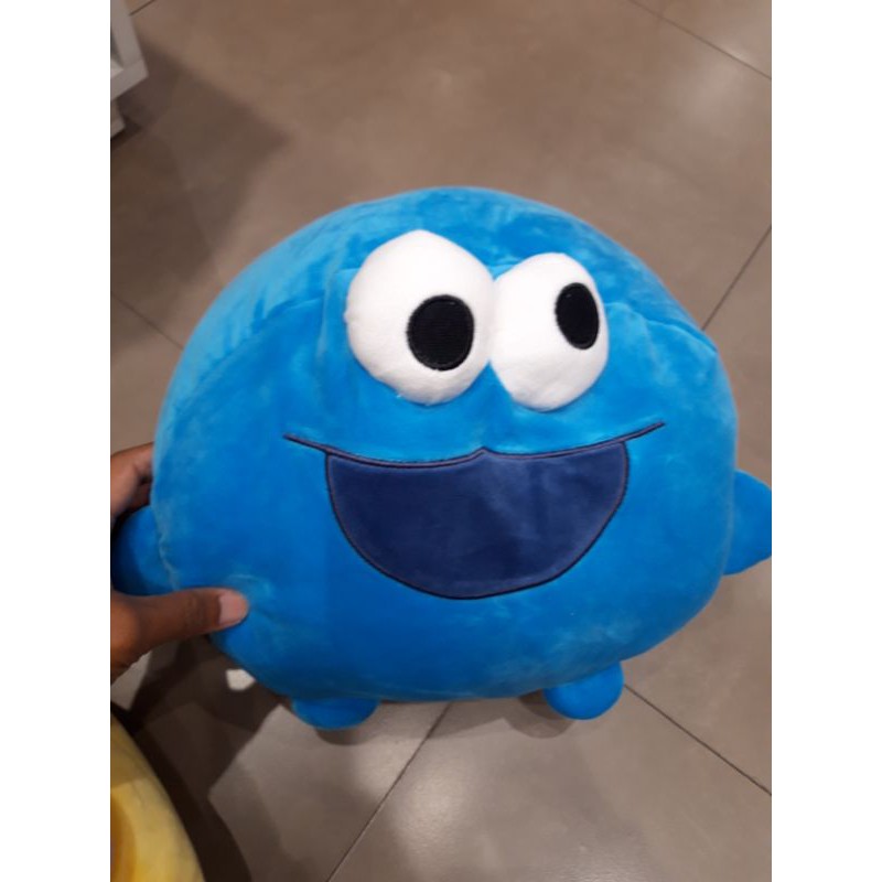 Bantal Tangan Sesame Street Miniso