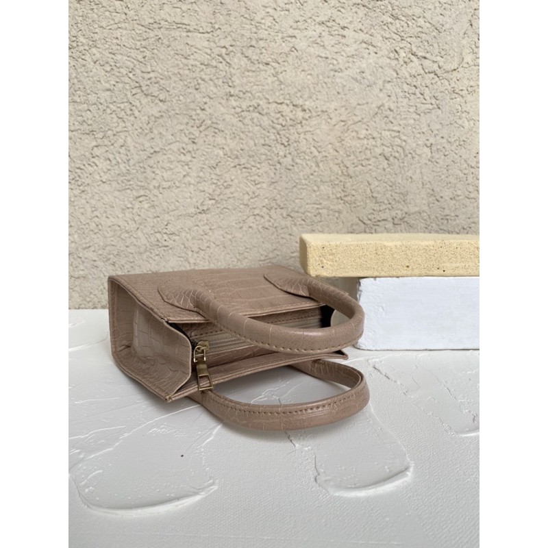 Heelsaddict - Naomi - Vintage Slingbag Croco Tas Wanita-4