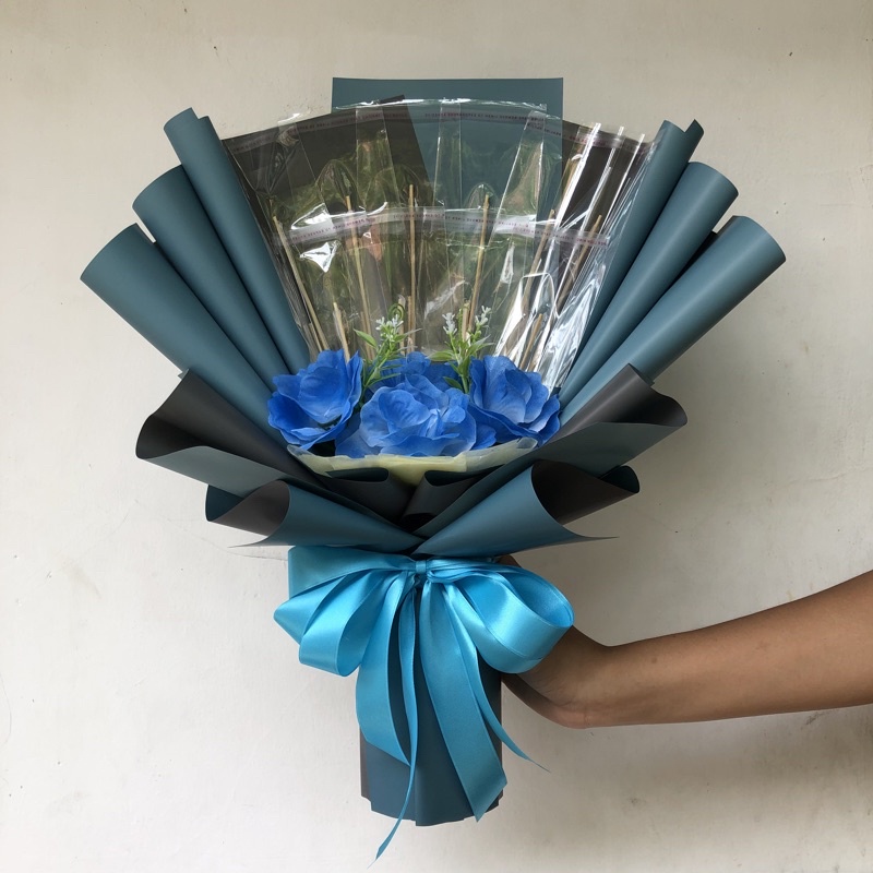 

money bouquet I buket uang I buket wisuda I gift ulang tahun I buket uang murah I kerangka buket uang I money bouquet custom I bouquet wisuda