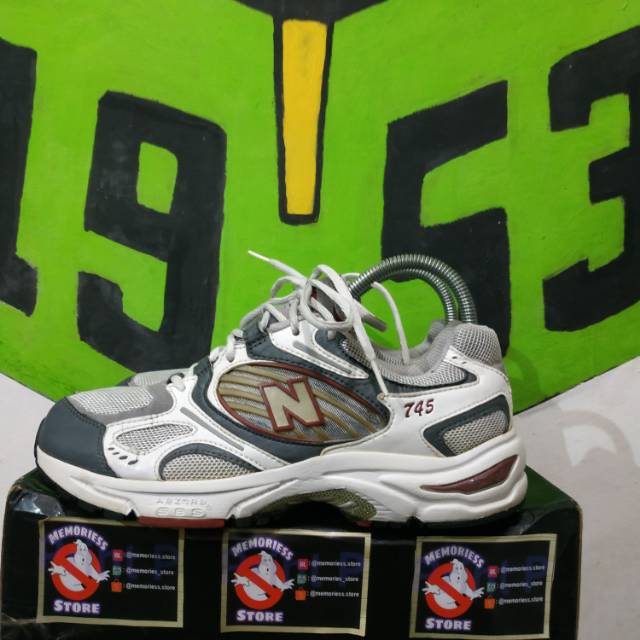 new balance badminton