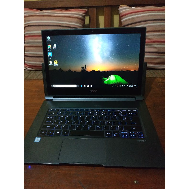 Acer Aspire R7 Core i5-6200U TouchScreen SSD 256 RAM 4 FHD