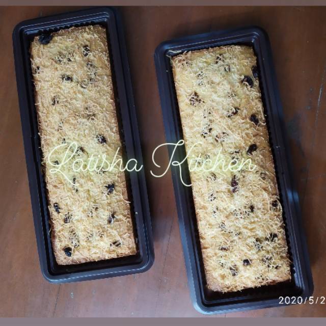 

Bolu tape 30x10 cm topping keju kismis