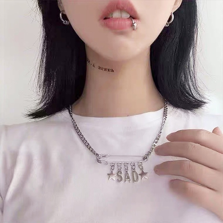 IN Harajuku gaya hip hop pin surat kalung SEDIH kepribadian XINGX kalung trendy Pria Wanita beberapa