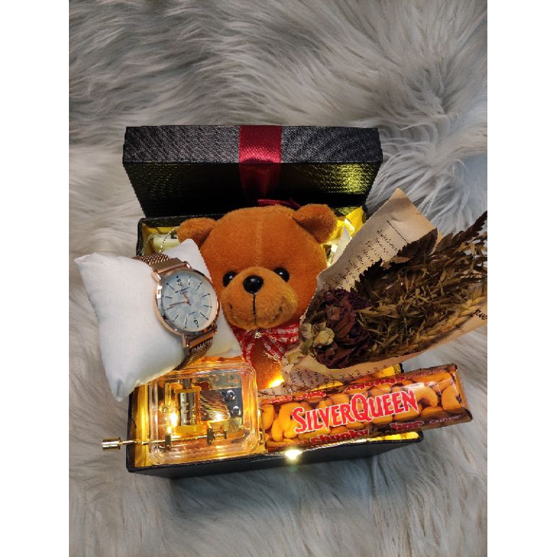 hamper surprised box jam kotak musik