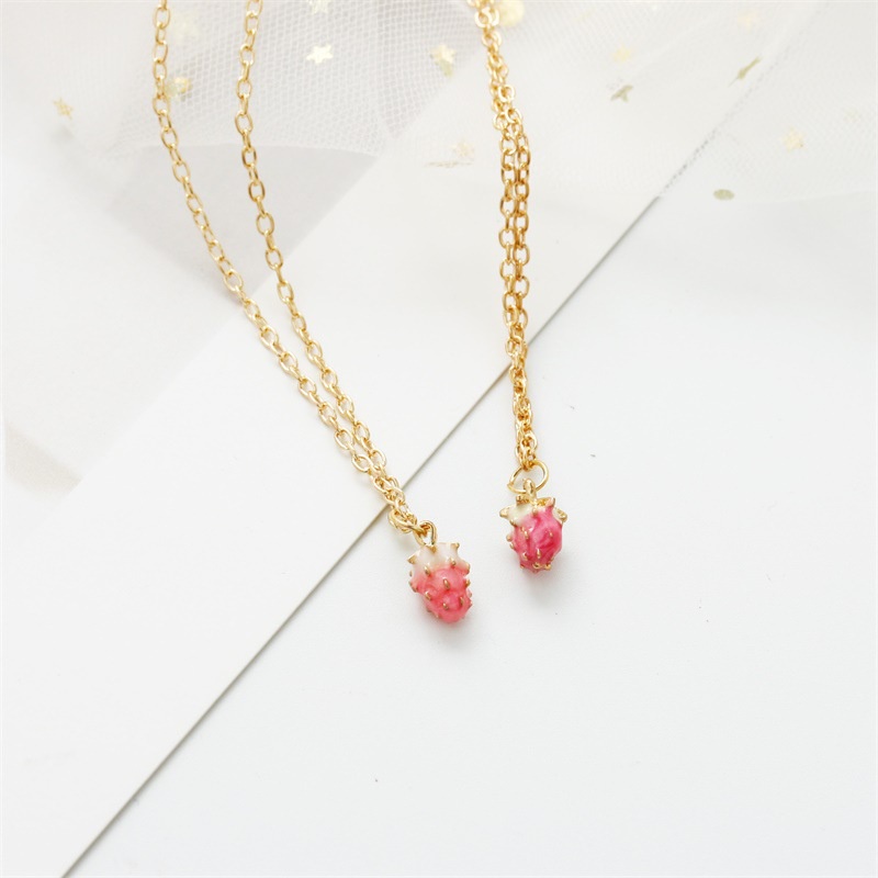 Kalung Rantai Pendek Dengan Liontin Strawberry Lucu Gaya Korea Untuk Wanita