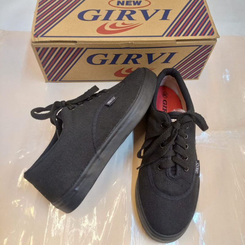 Sepatu girvi jass