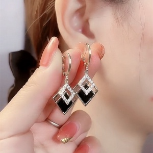 Anting Stud 925 Silver Needle Hypoallergenic Bentuk Pita / Beruang / Simpul Bahan Metal Gaya Korea