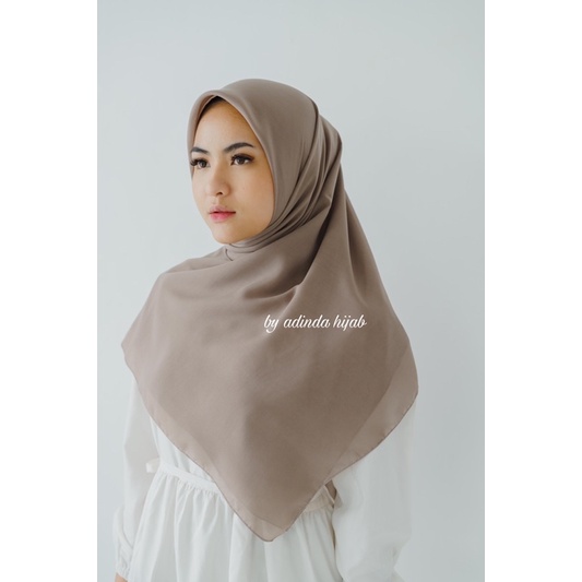 Bella square Syari jumbo 130x130 cm Jilbab Segiempat Polly Cotton Hijab Voal Kerudung