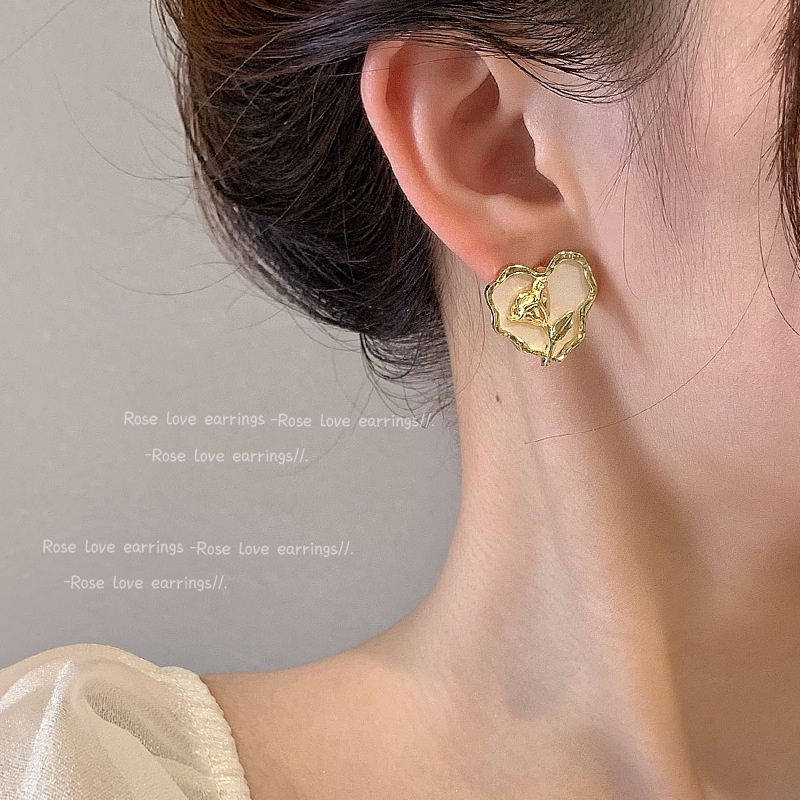 Anting Tusuk Motif Bunga Tulip Ala Vintage / Perancis Untuk Wanita