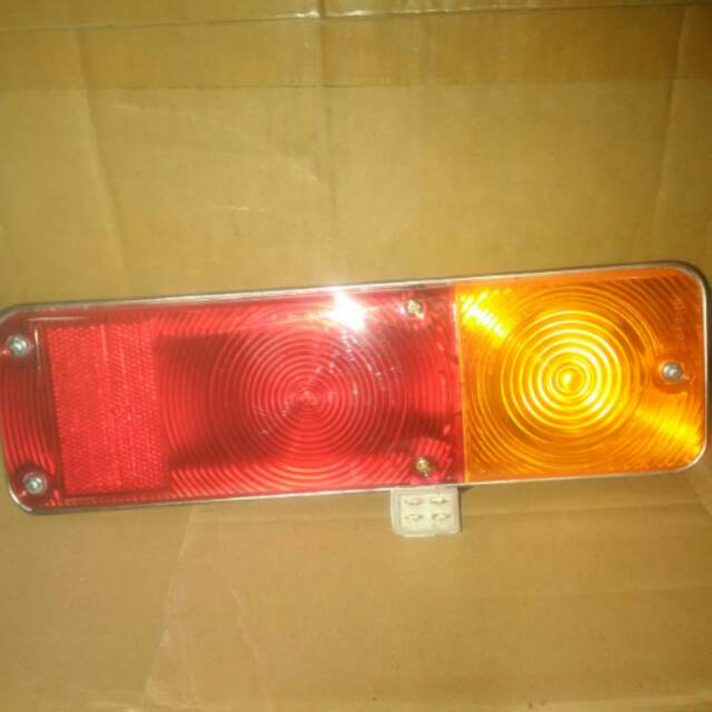 Lampu Stop/ Rem/ Belakang. Stop lamp Daihatsu F50 / F-50. Harga per set