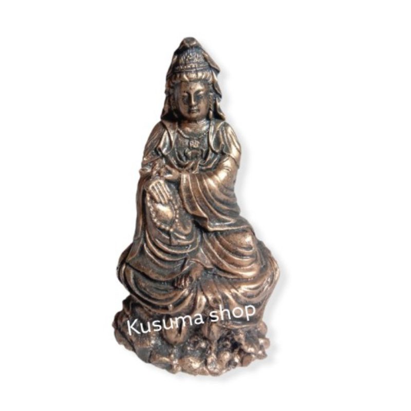 PATUNG DEWI KWAN IM BAHAN FIBER