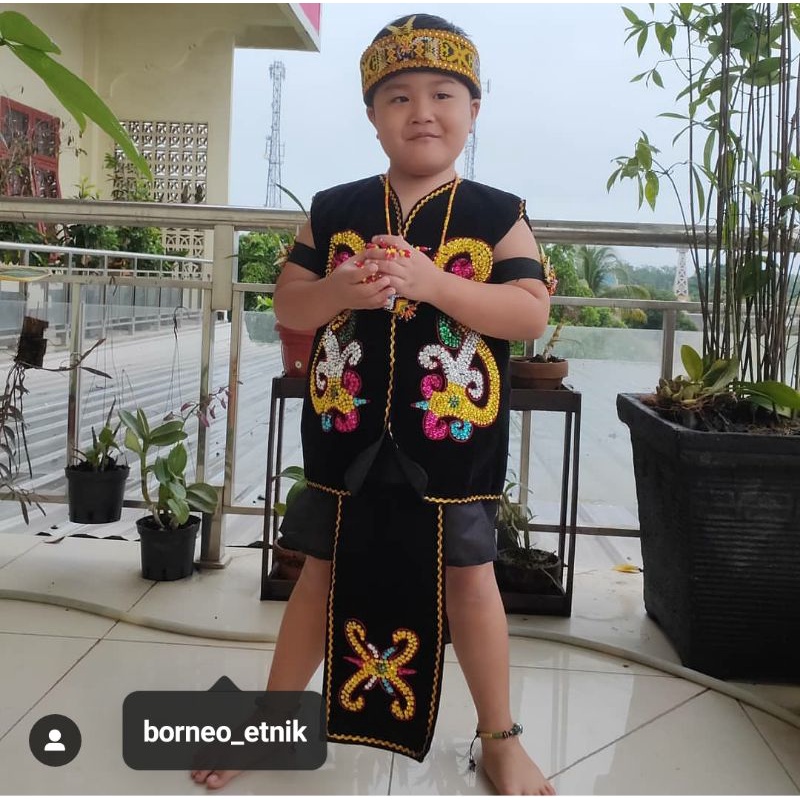 1 set kostum dayak anak anak kecil pria cowok laki laki anak anak usia 7-10 tahun. baju adat dayak p