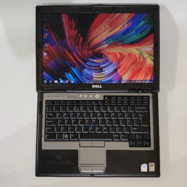 Laptop kantoran branded Dell Latitude - core2duo - ram 2gb - body kuat