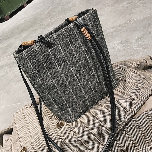 Symetrical Aesthetic SlingBag Wool Tartan Tas Slempang Motif Simetris Santai Korea Ulzzang