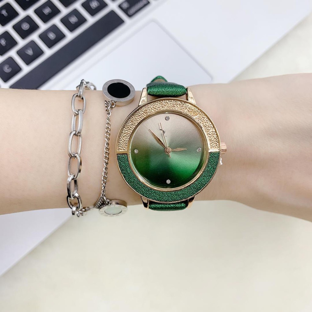 JAM TANGAN WANITA VERSI KOREA DARI TREN FASHION ARLOJI BINTANG SEDERHANA IMITASI  RANTAI MAGNET