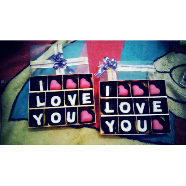 

Hadiah coklat ukuran sekat 12 - hadiah wisuda - anniv - ultah - souvernir