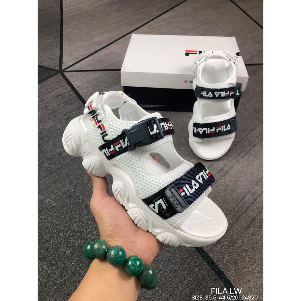 fila sepatu sandal