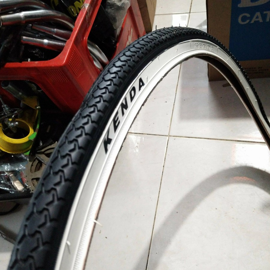 BAN LUAR SEPEDA JENGKI / CITYBIKE SEPEDA 26 X 1 3/8 KENDA COSMOS LIST PUTIh