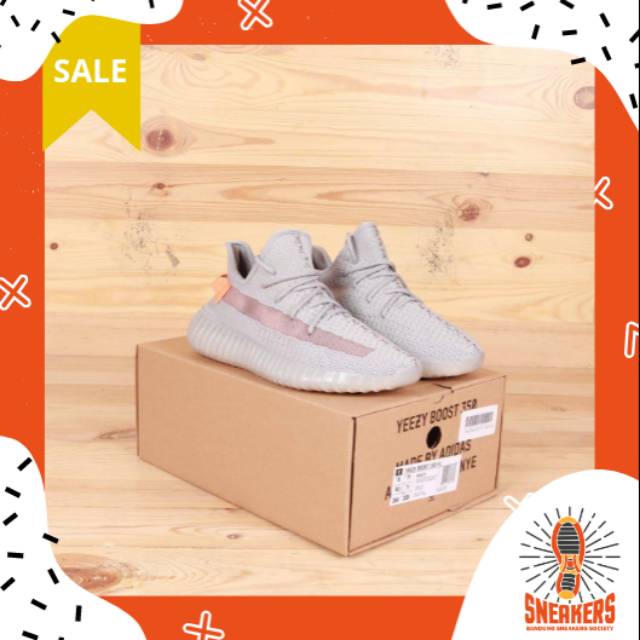 [PREMIUM] SEPATU ADIDAS YEZZY V2 SNEAKERS PRIA CASUAL COWOK SPORT OLAHRAGA GRADE ORIGINAL KETS MURAH