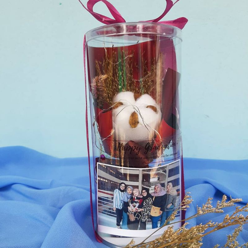 Dried flower in a tube (red) / bunga kering mika / bunga tabung