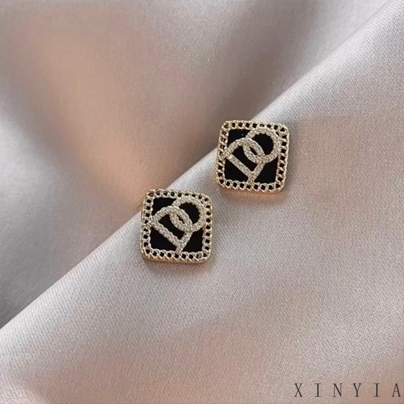 Anting Tusuk Desain Tulisan DO Hias Berlian Gaya Simple Untuk Wanita XIA.ID