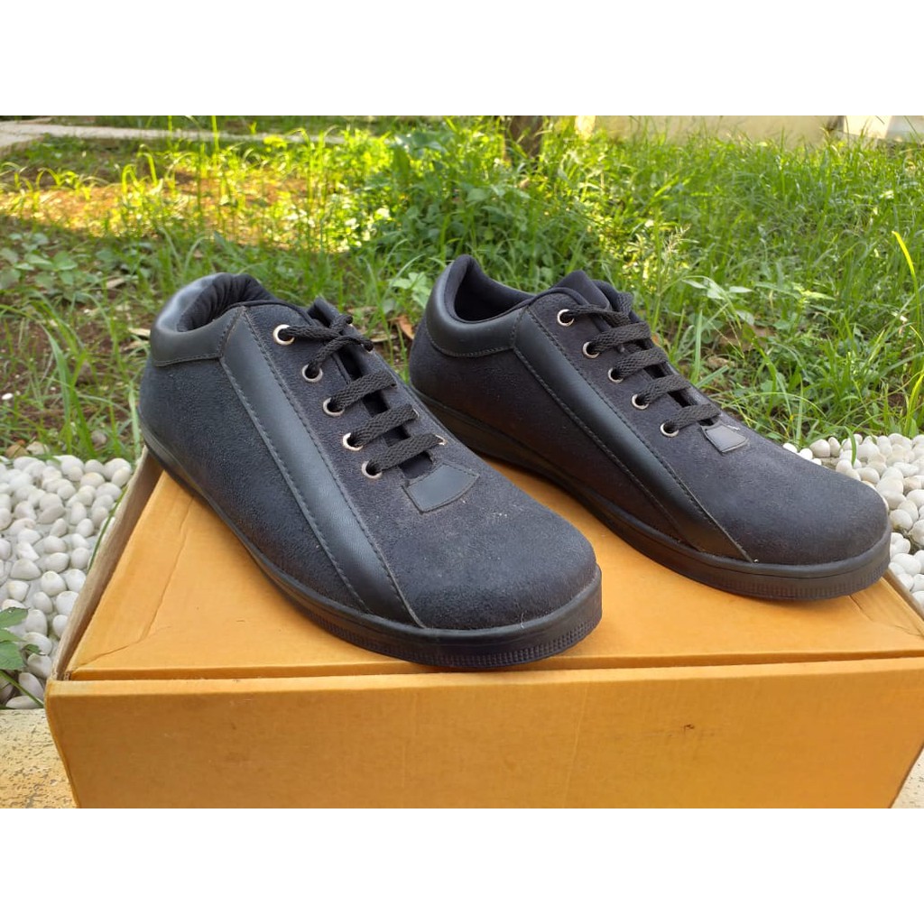 Sneakers Merk Robelli - Size 41