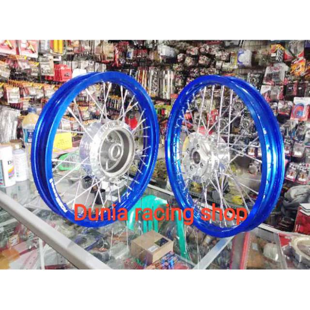 Sepaket Velg ring 17 Vario 125 Vario 150 Beat Genio Scoopy Vario 110 Spacy Velg Rossi 140/160 17