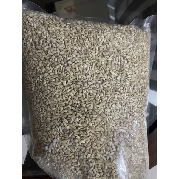 

1 kg kacang mede menir/kemasan 1 kg