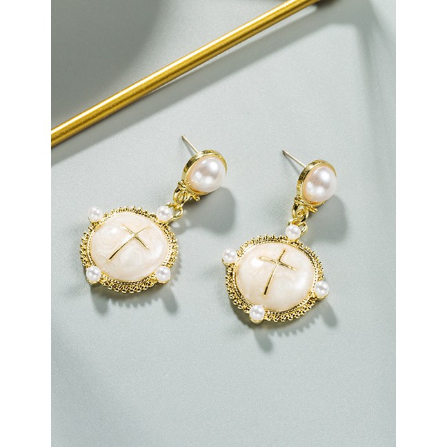 LRC Anting Tusuk Fashion Gold Metal Sugar Pomelo Pearl Geometric Round Earrings F89467