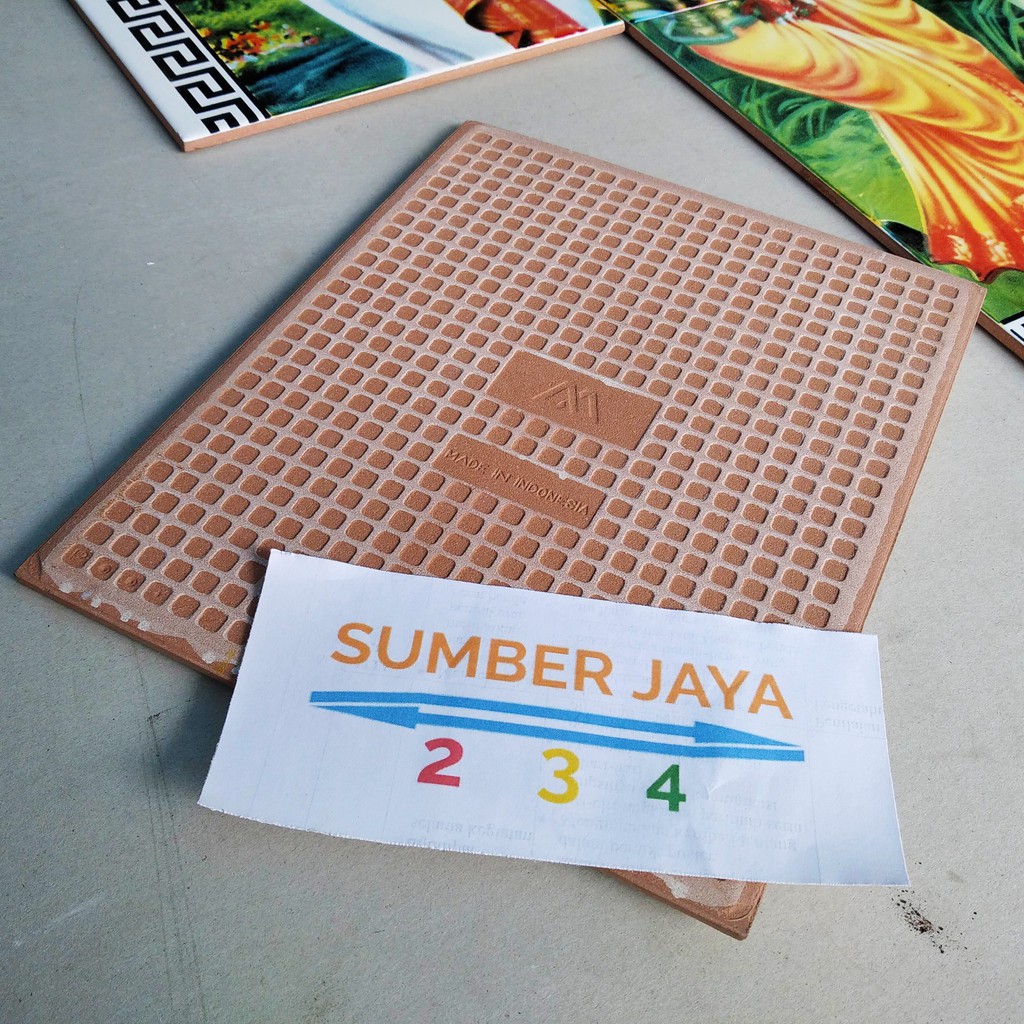KERAMIK DINDING Motif Krisna Kresna 9X20X25 TERMURAH