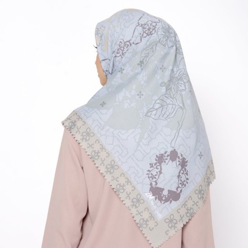 Zm Zaskia Mecca Cendana grey scarf segi empat ultra sonic wangi