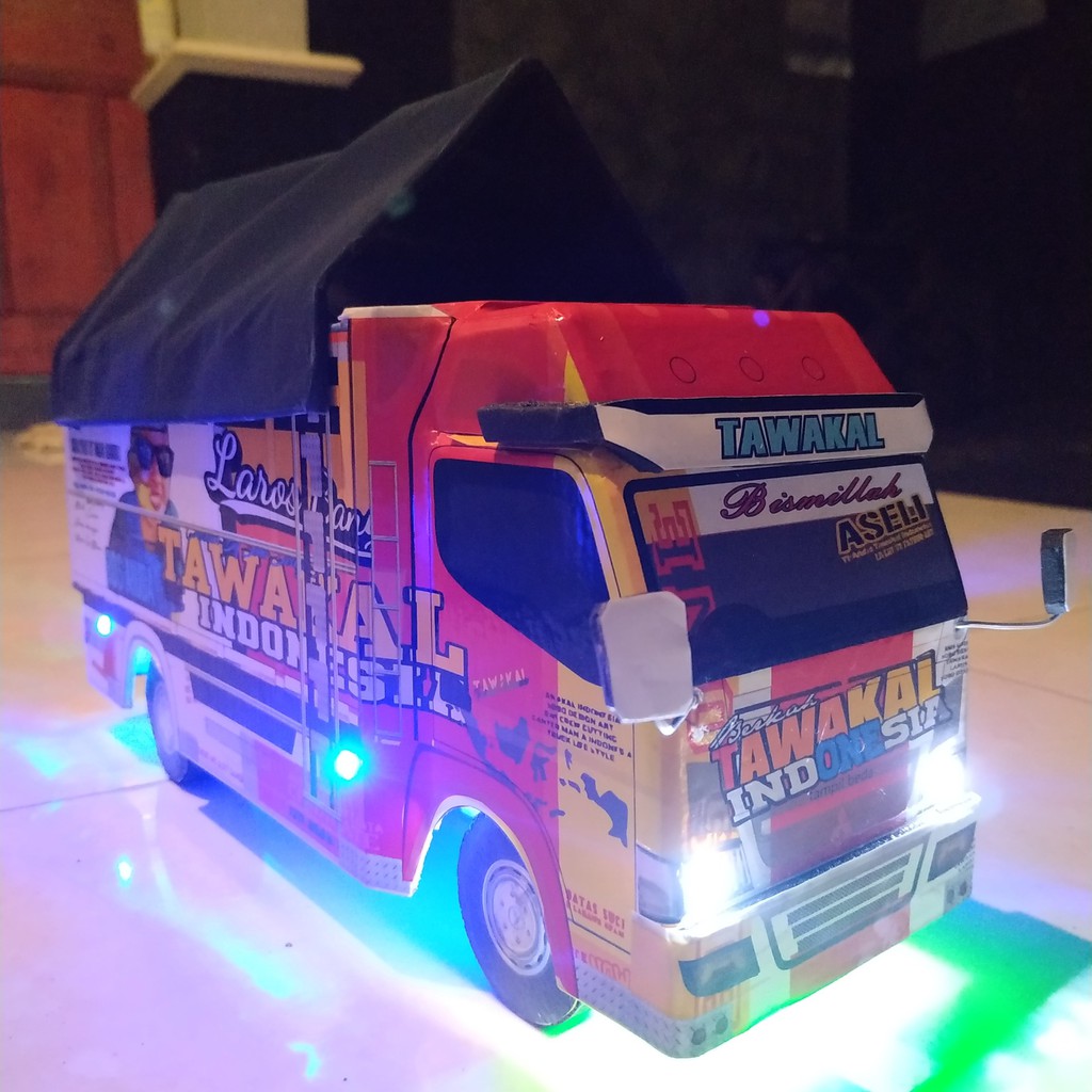  MINIATUR TRUK OLENG TAWAKAL  V 1 ADA TERPAL DAN LAMPU 