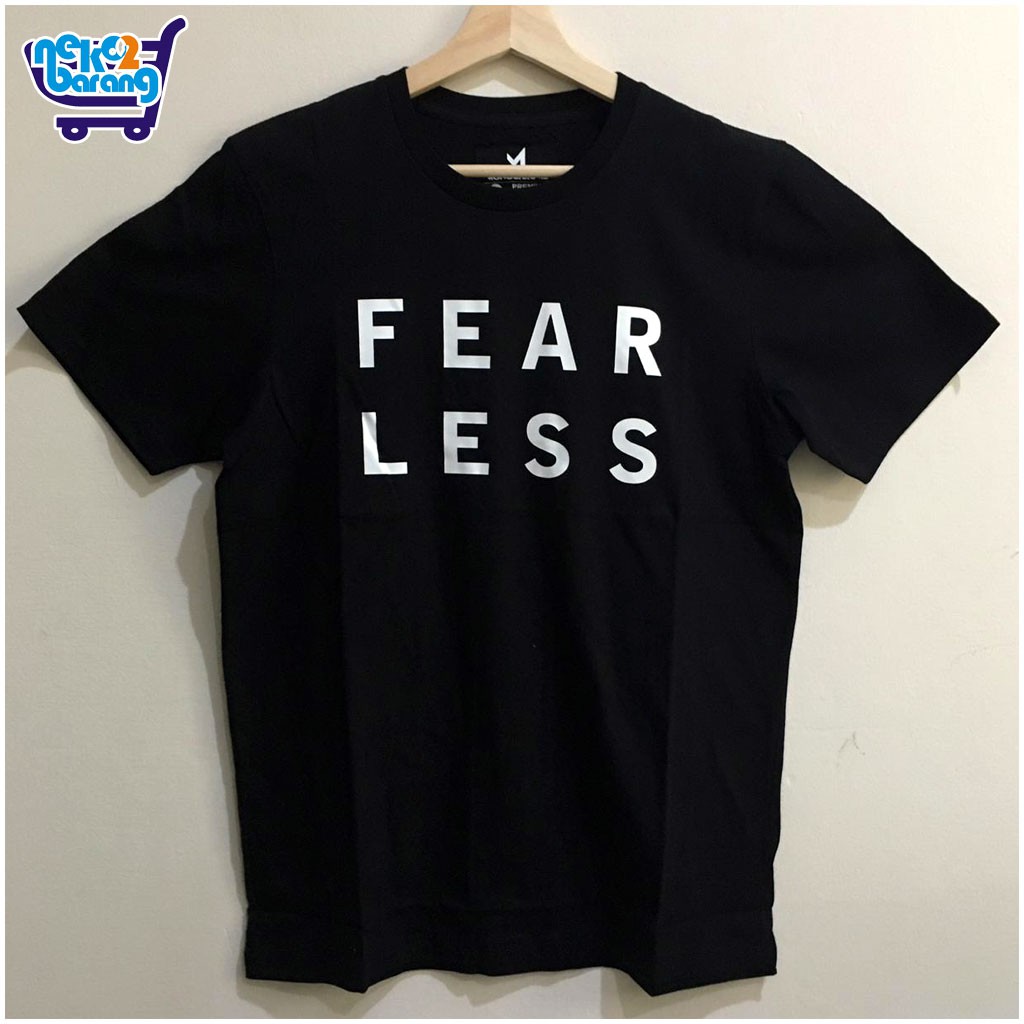 Kaos Monochrom Fearless Hitam - Kaos Distro