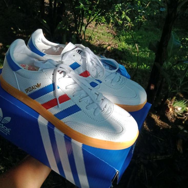 Bagus Dipakai.. sepatu adidas spezial white france ,sneakers adidas , spezial , samba , sneaker adid