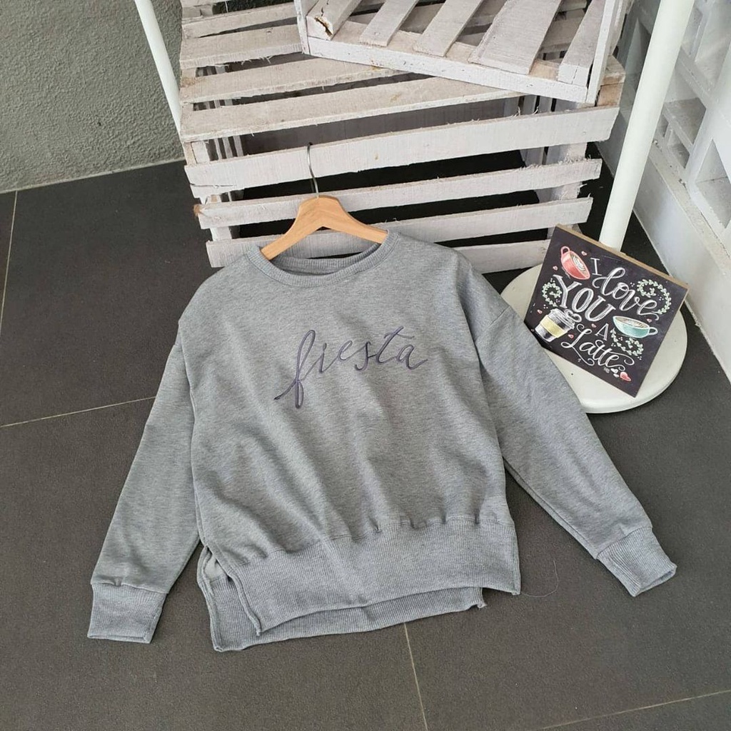 Sweatshirt Bordir Fiesta Sweater Motif Lettering Simple