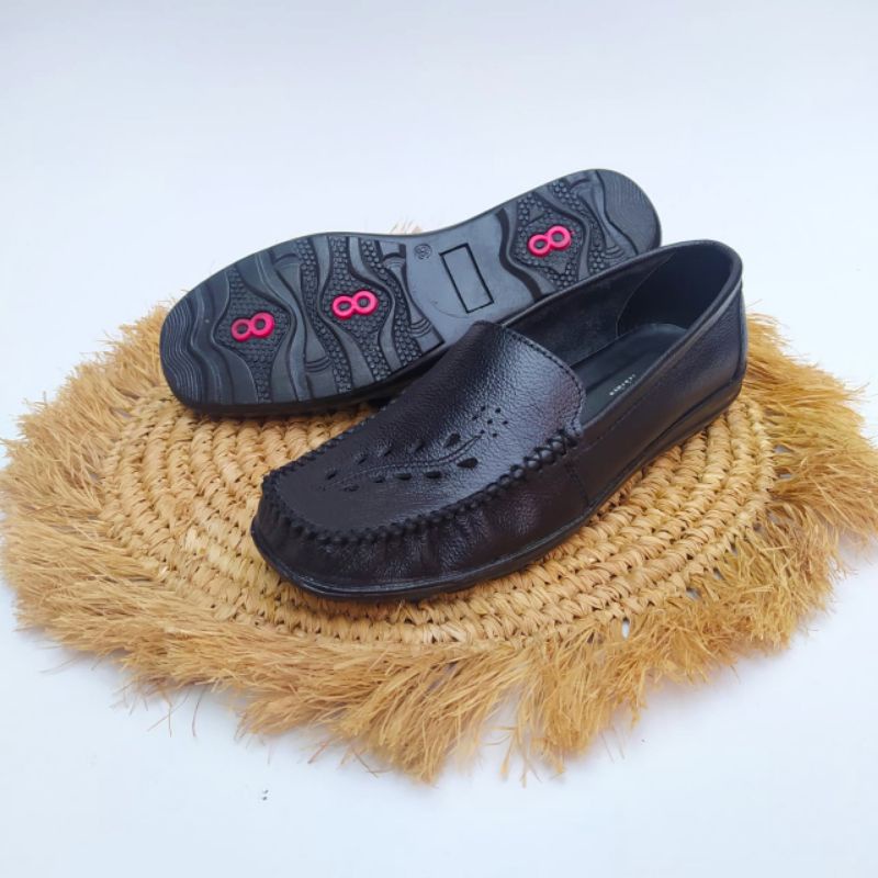 Sepatu Santai Formal Wanita Kulit Asli