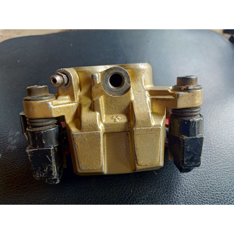 kaliper depan yamaha jupiter z yamaha fiz r nouvo z original