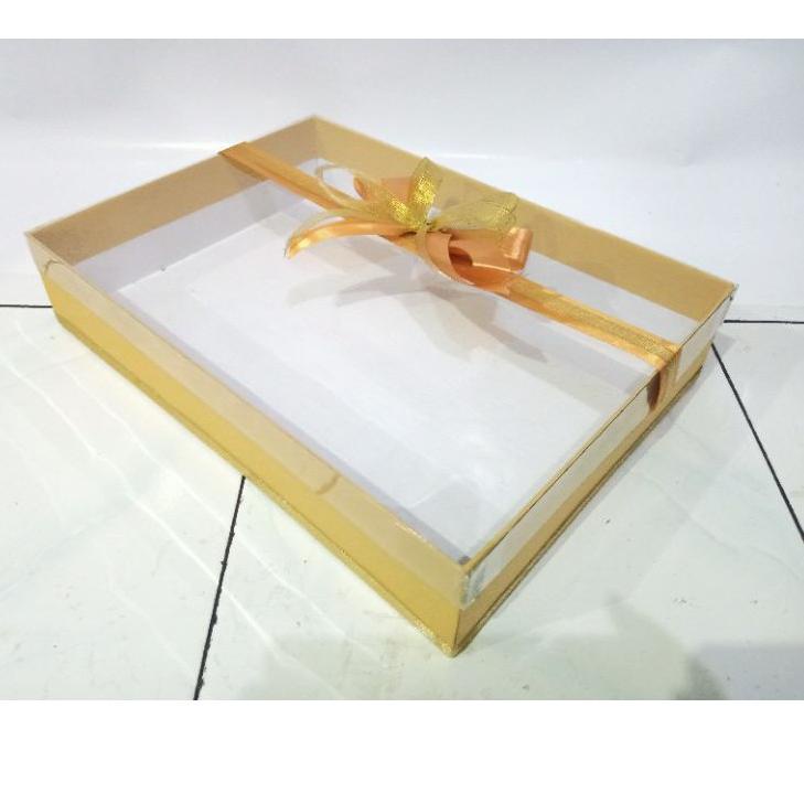 

Model Baru box/kotak hantaran untuk kue/jajanan ukuran 30*20*7 dg hiasan pita satin