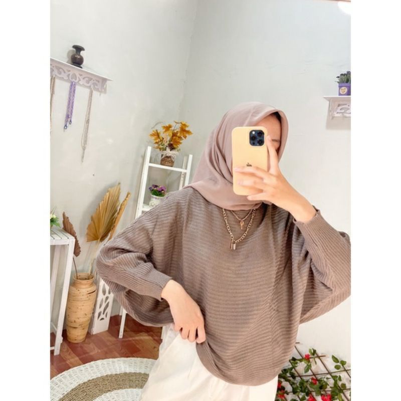 TIARA BLOUSE KNIT /OVERSIZE BATWING RAJUT/ ATASAN RAJUT WANITA TREND-Burgundy