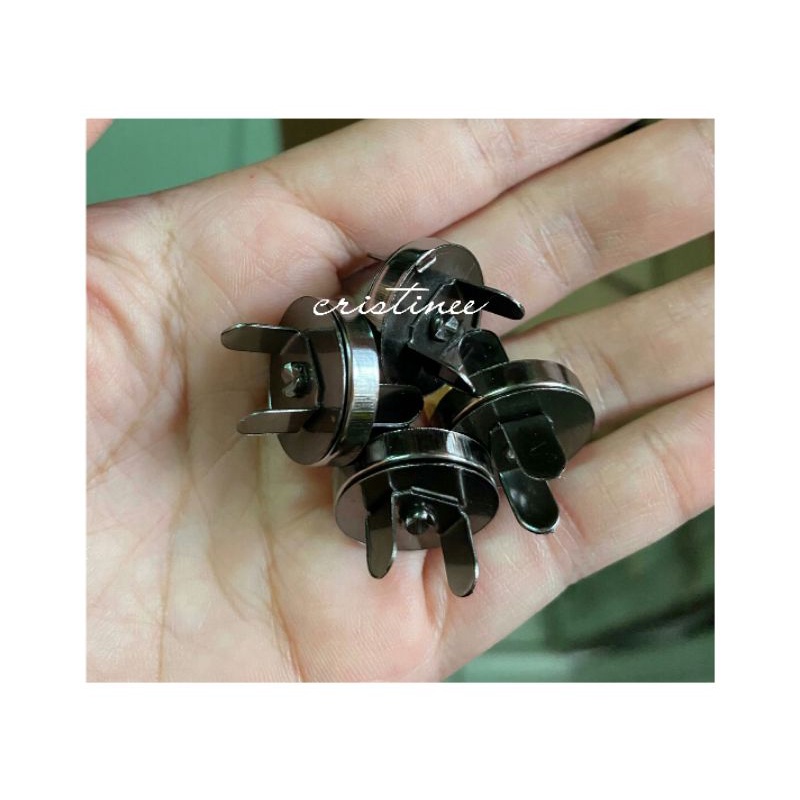 Kancing magnet ukuran 1,8cm