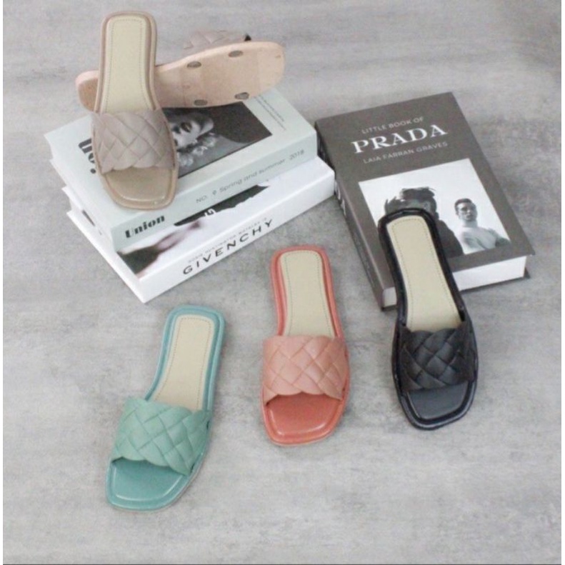 GISEL Original Sandal Boloni Wanita Slop Karet Jelly Sendal Fashion Santai Flat Murah Selop Motif Korea Kepang Anyaman Slip On Mirela Import Kokop Premio Cewek Perempuan Lentur Empuk Murah Cantik dan Nyaman