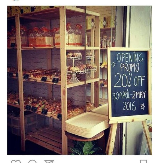 

Papan Tulis Kapur Standing Cafe Board 50X80Cm