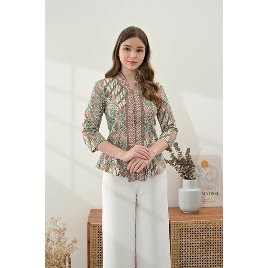 Atasan Batik 292 UBI/ Blouse Batik Wanita Modern