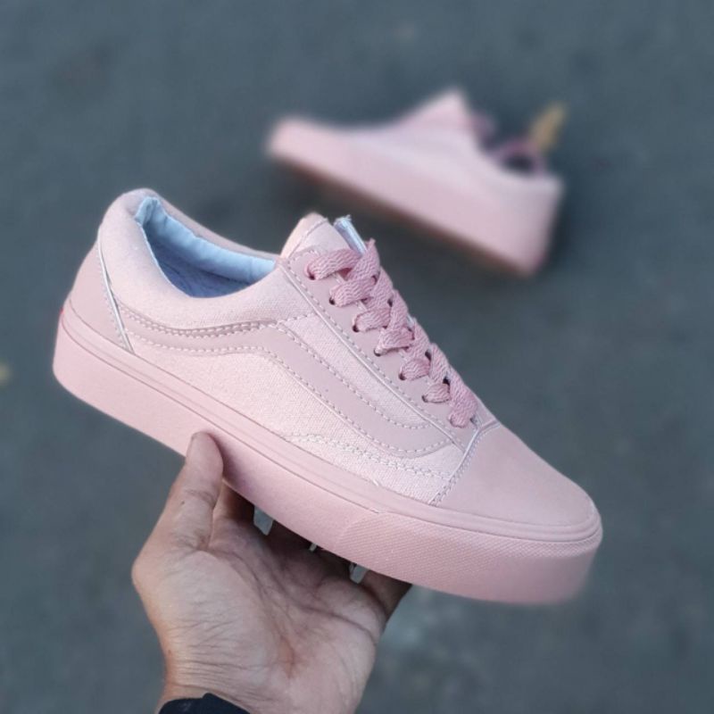 Vans Oldskool Wanita. Vans Peach, Vans Hitam Pink, Vans Cream, Vans Ukuran 36-40. Grade Ori