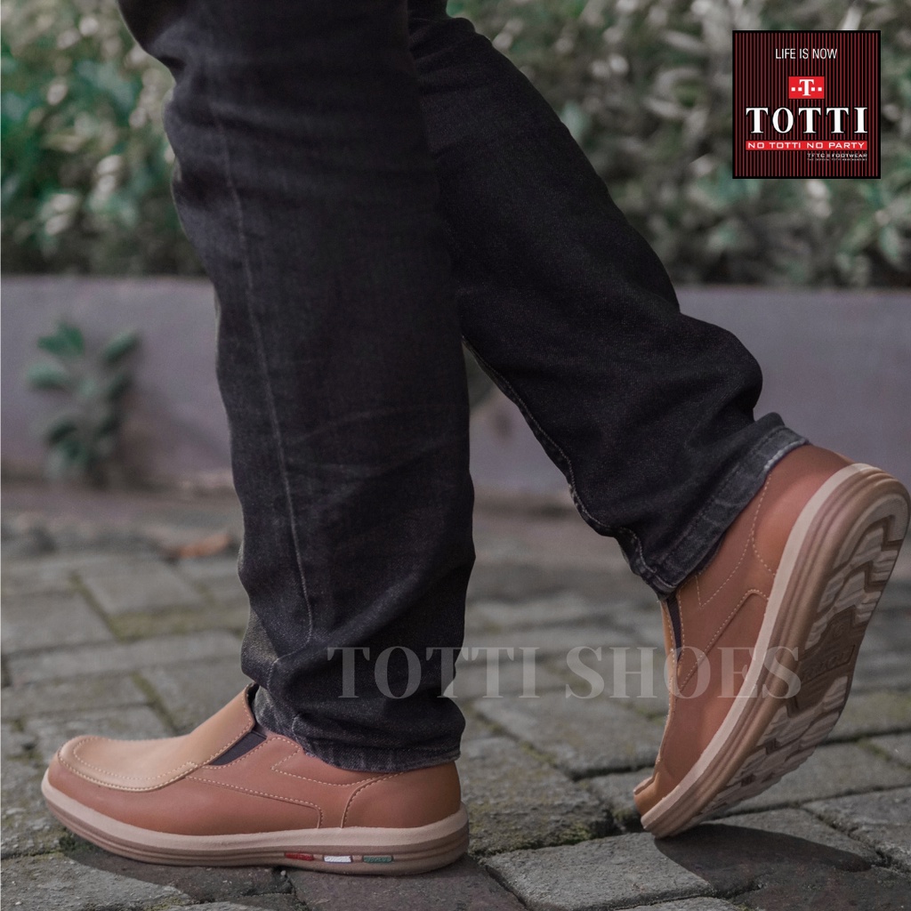 Sepatu Pria Casual Kerja Formal bahan Kulit Sintetis Sneakers Cowok Loafers Kasual